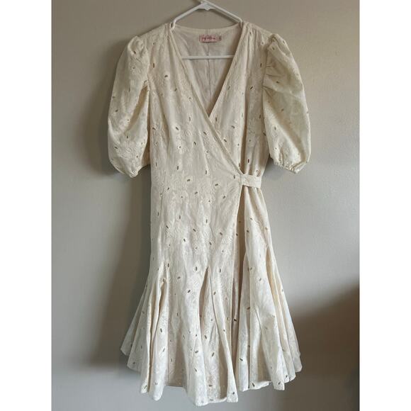 Ivy City Co Cream Floral Eyelet Wrap Dress Size Small - Picture 1 of 10